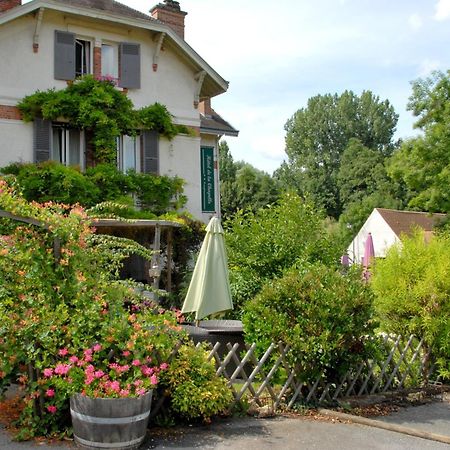 Logis Hotel De La Chapelle Milon-la-Chapelle Exterior foto