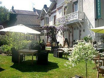 Logis Hotel De La Chapelle Milon-la-Chapelle Exterior foto